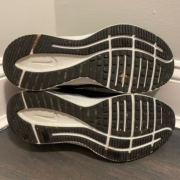 Nike 9.5 Quest Volt black green men’s running shoes - Picture 5 of 7